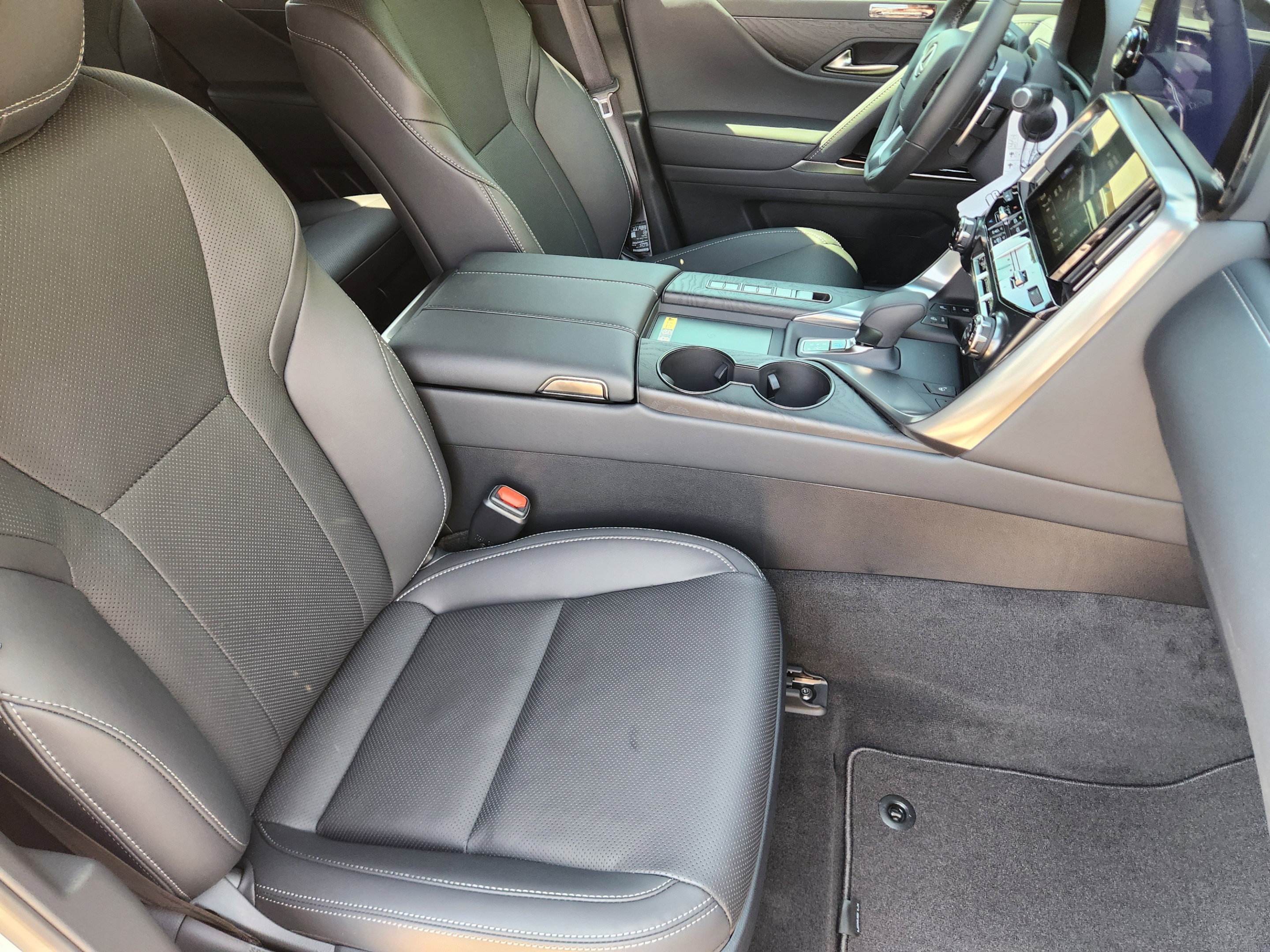 New 2026 Lexus LX 700h Luxury w/ Appearance Package AWD/4WD image 9