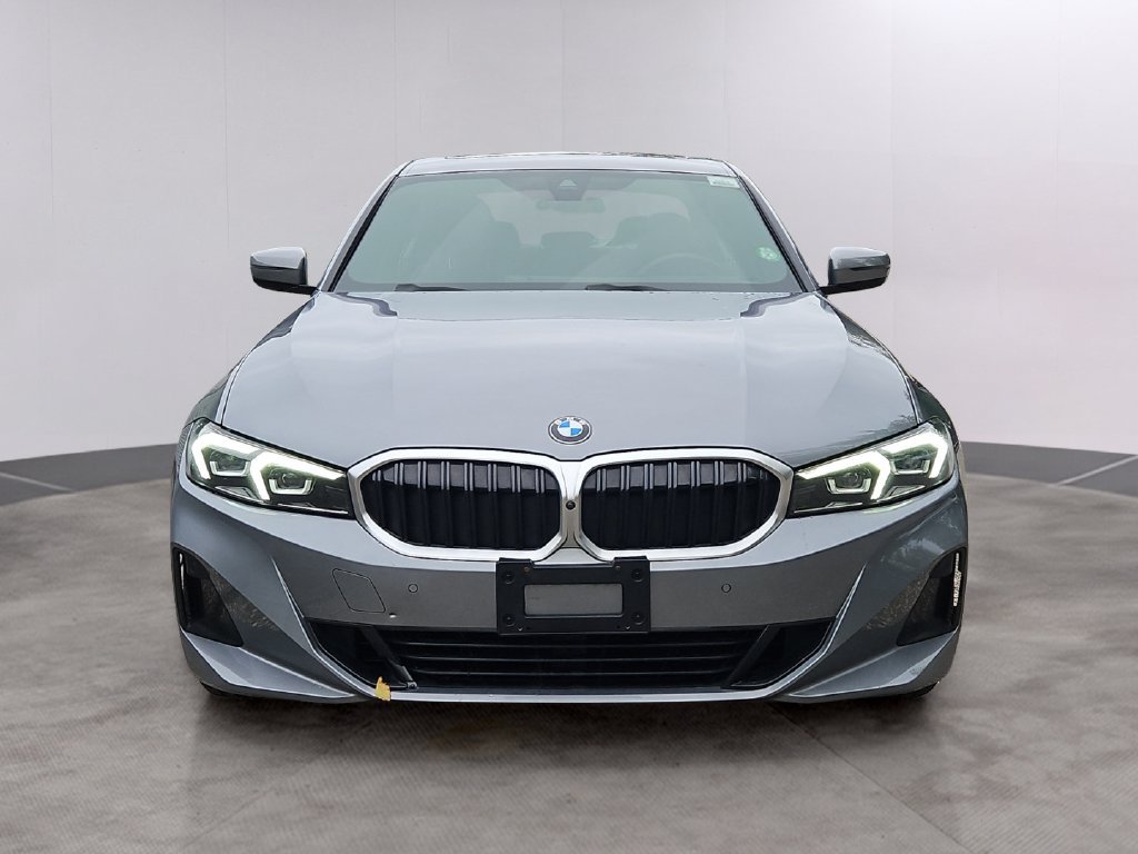 Used 2023 BMW 330i xDrive Sedan w/ Premium Package AWD/4WD image 2