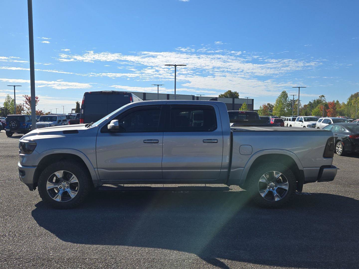 Used 2019 RAM 1500 Laramie AWD/4WD image 4