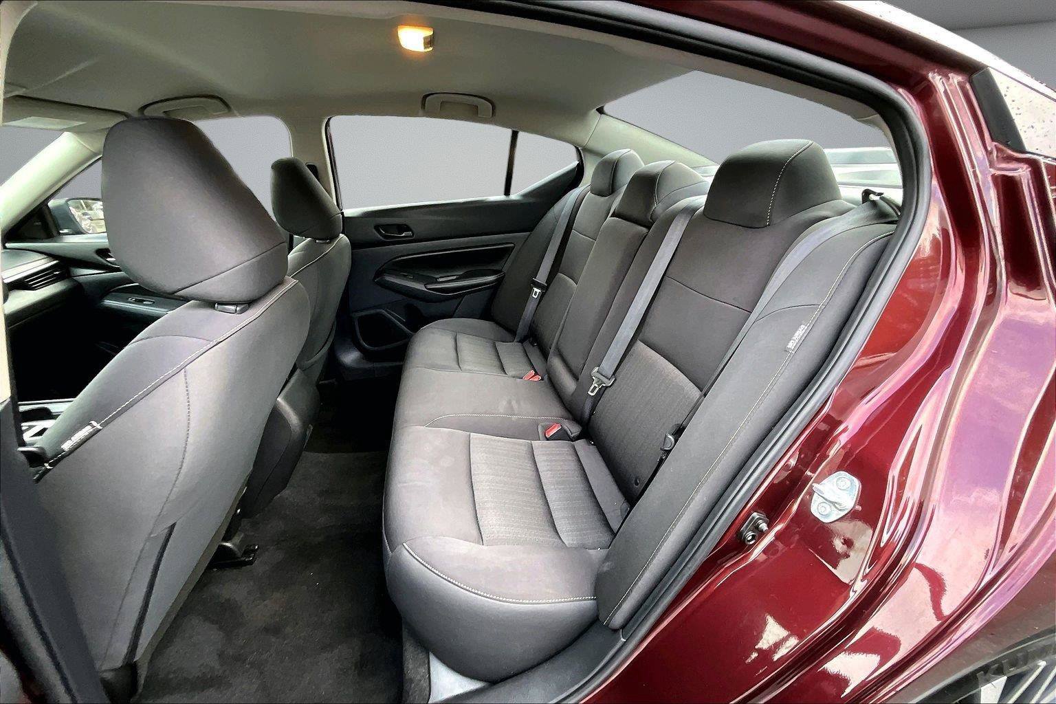 Used 2025 Nissan Altima 2.5 SV FWD image 22