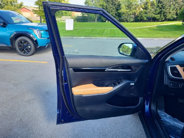 Certified 2024 Kia Seltos SX w/ SX Sunroof Package AWD/4WD image 14