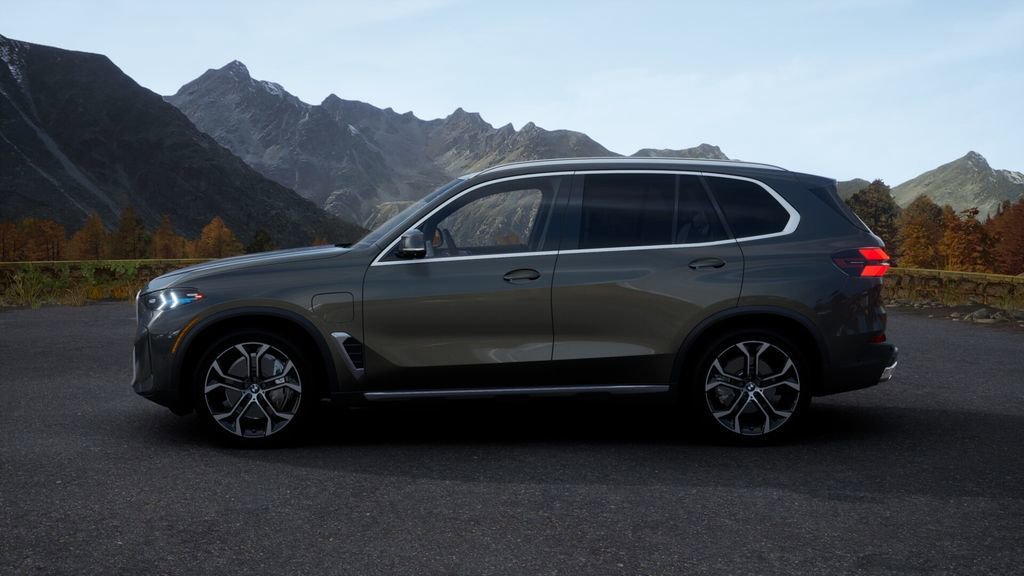 New 2026 BMW X5 xDrive50e w/ Climate Comfort Package image 4