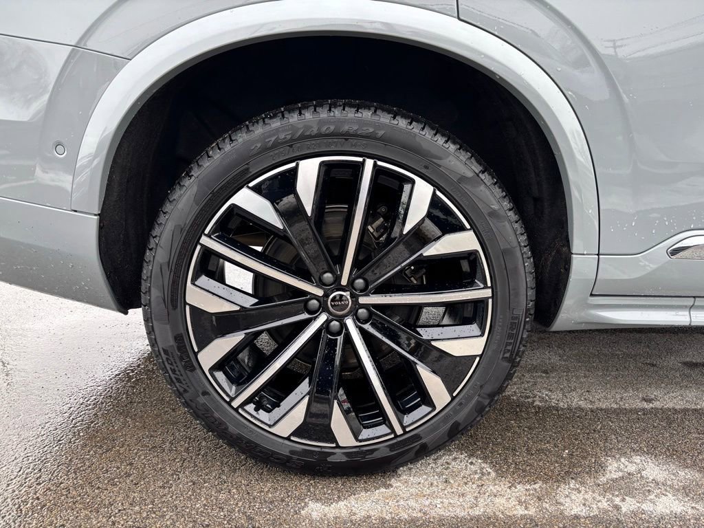 Certified 2026 Volvo XC90 B6 Plus w/ Protection Package Premier AWD/4WD image 36