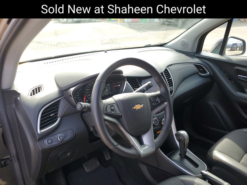 Certified 2022 Chevrolet Trax LT w/ Driver Confidence Package image 8