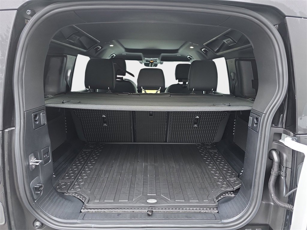 New 2026 Land Rover Defender 110 S image 12