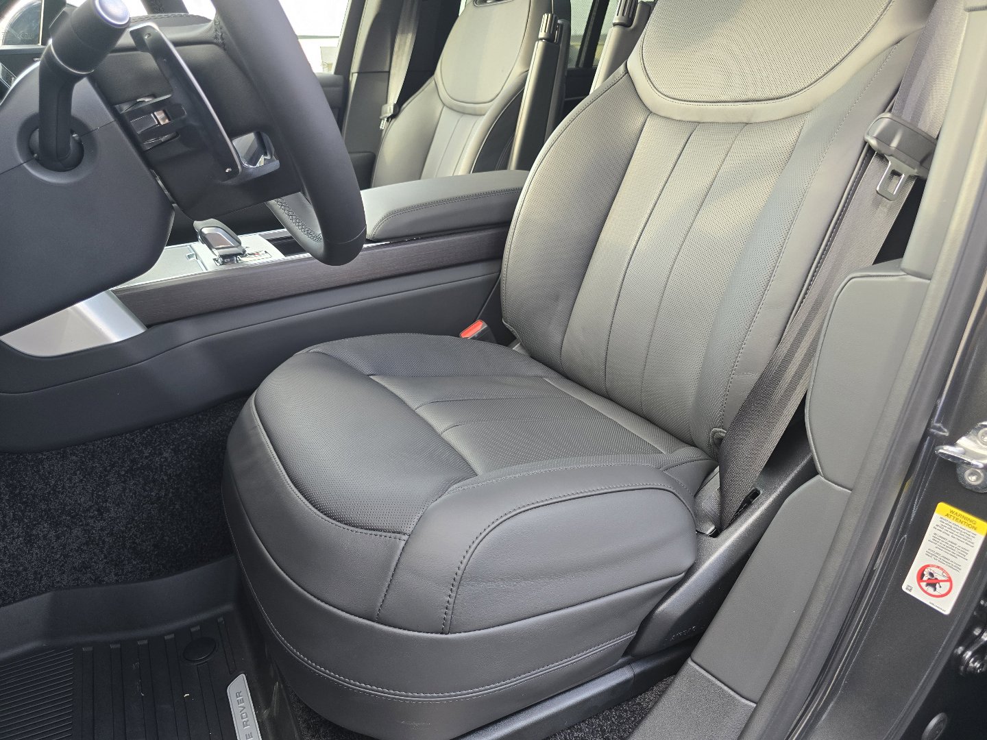 New 2026 Land Rover Range Rover SE image 40