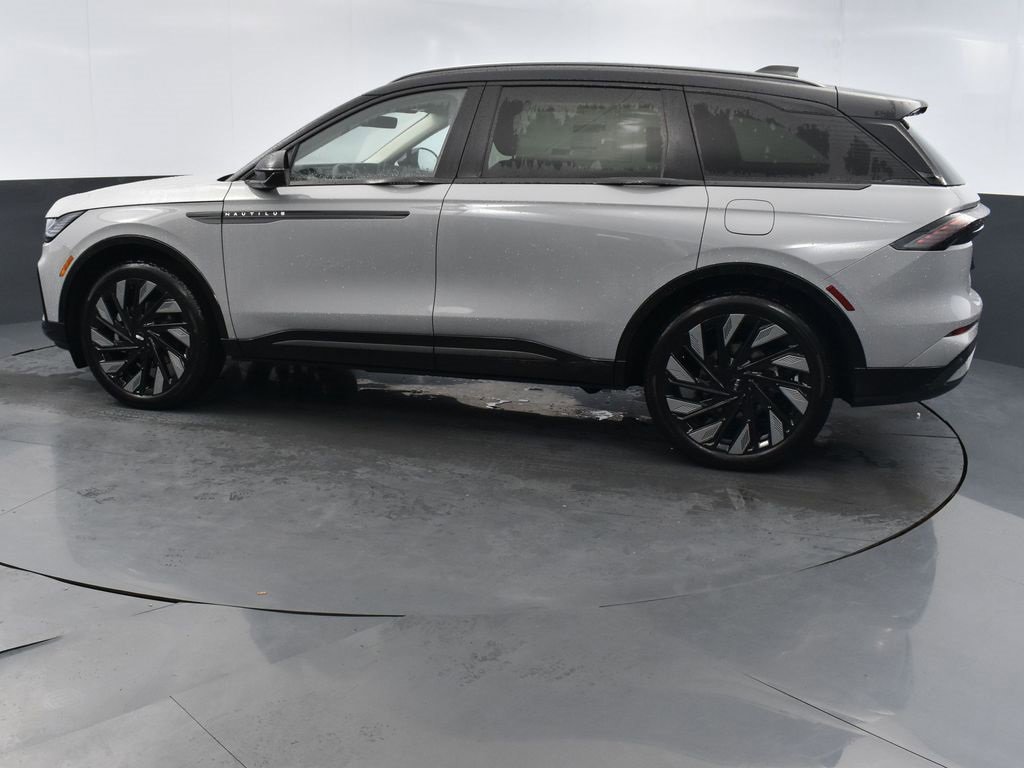 New 2026 Lincoln Nautilus Reserve w/ Jet Appearance Package image 2