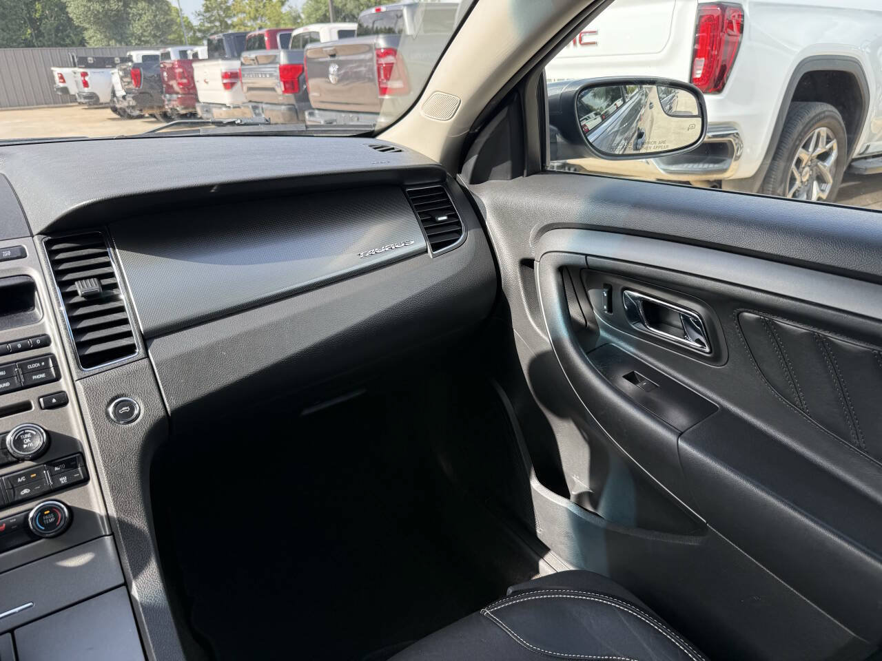 Used 2012 Ford Taurus SEL FWD image 20