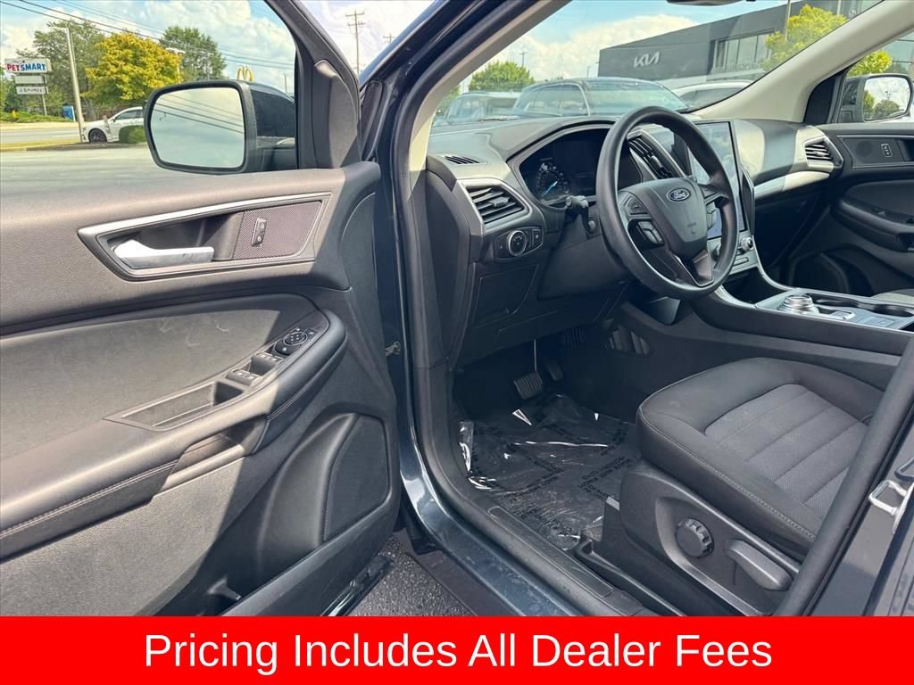 Used 2024 Ford Edge SE w/ Black Appearance Package AWD/4WD image 14
