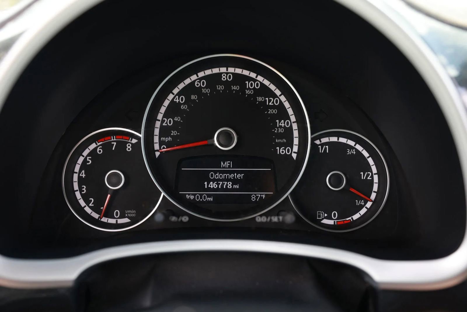 Used 2014 Volkswagen Beetle R-Line image 29