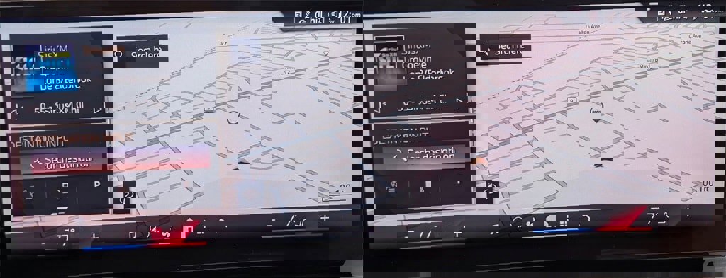 New 2025 BMW X7 xDrive40i w/ Premium Package image 14