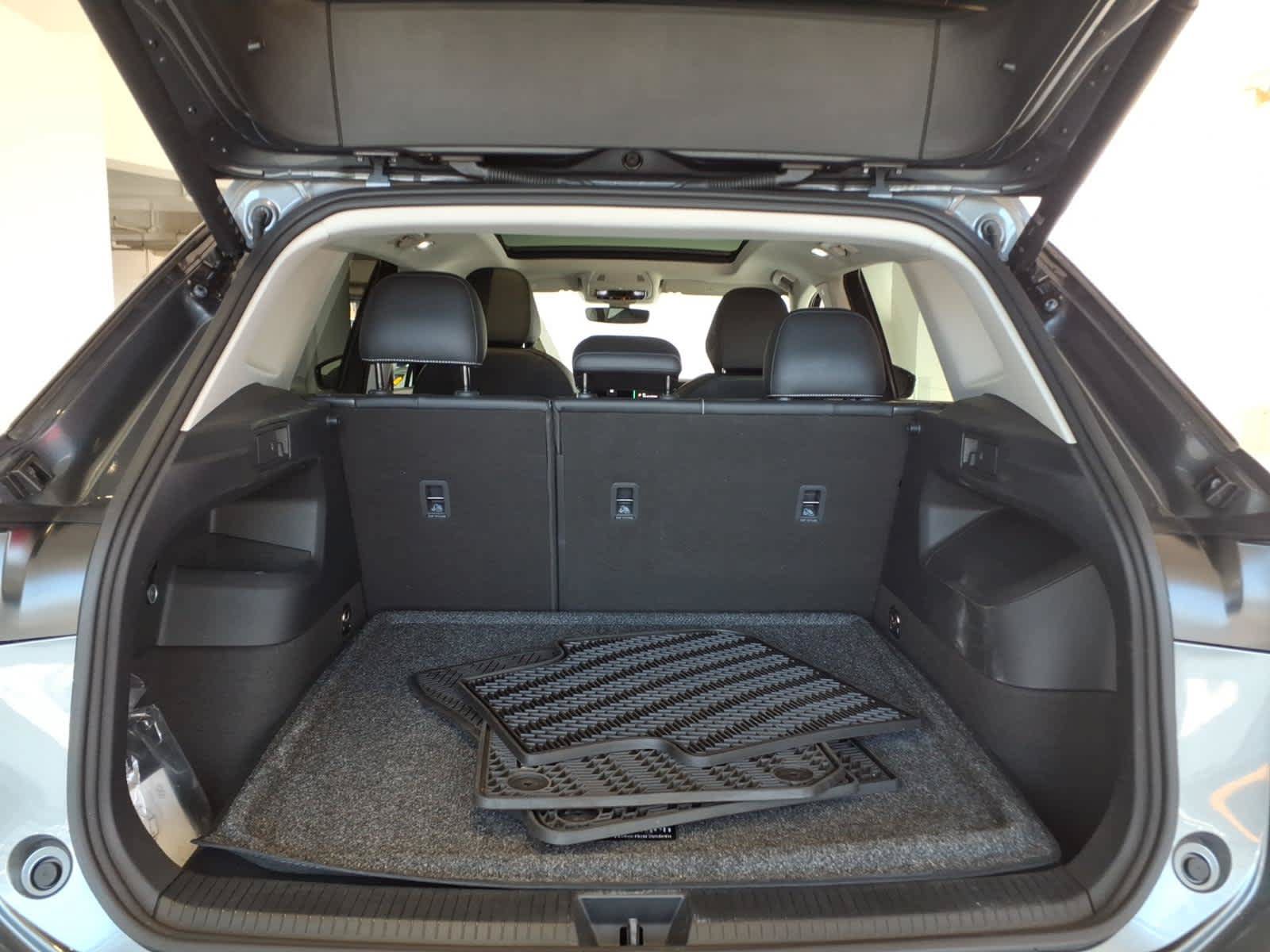 Used 2026 Volkswagen Tiguan SE w/ Panoramic Sunroof Package AWD/4WD image 18