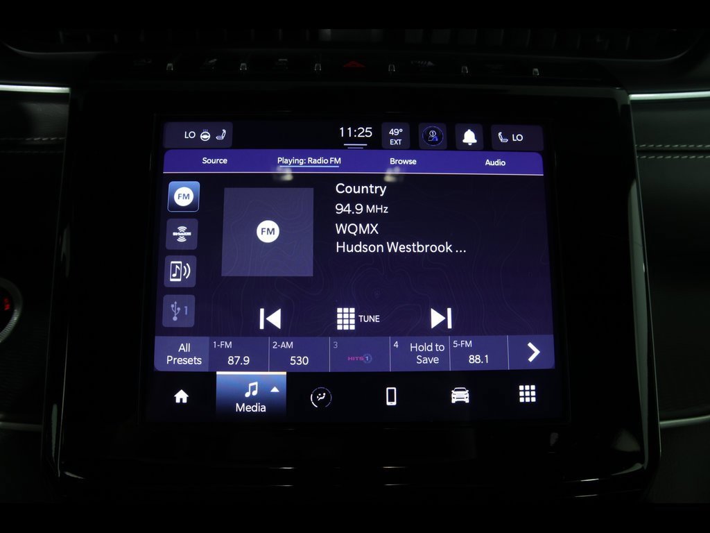 Used 2023 Jeep Grand Cherokee Altitude image 24