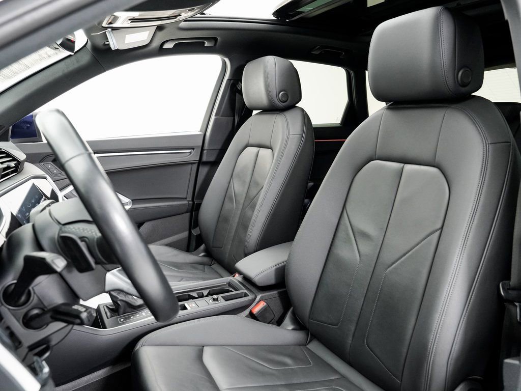 Certified 2022 Audi Q3 2.0T Premium Plus w/ Premium Plus Package AWD/4WD image 5