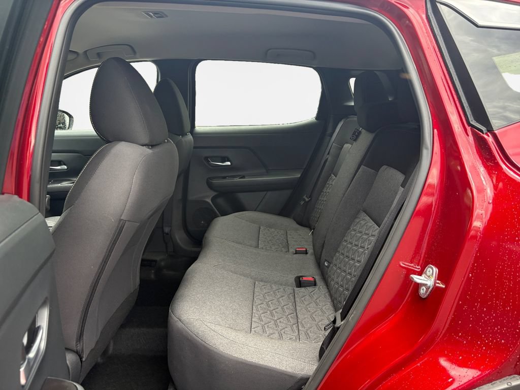 Used 2025 Nissan Kicks SV AWD/4WD image 24