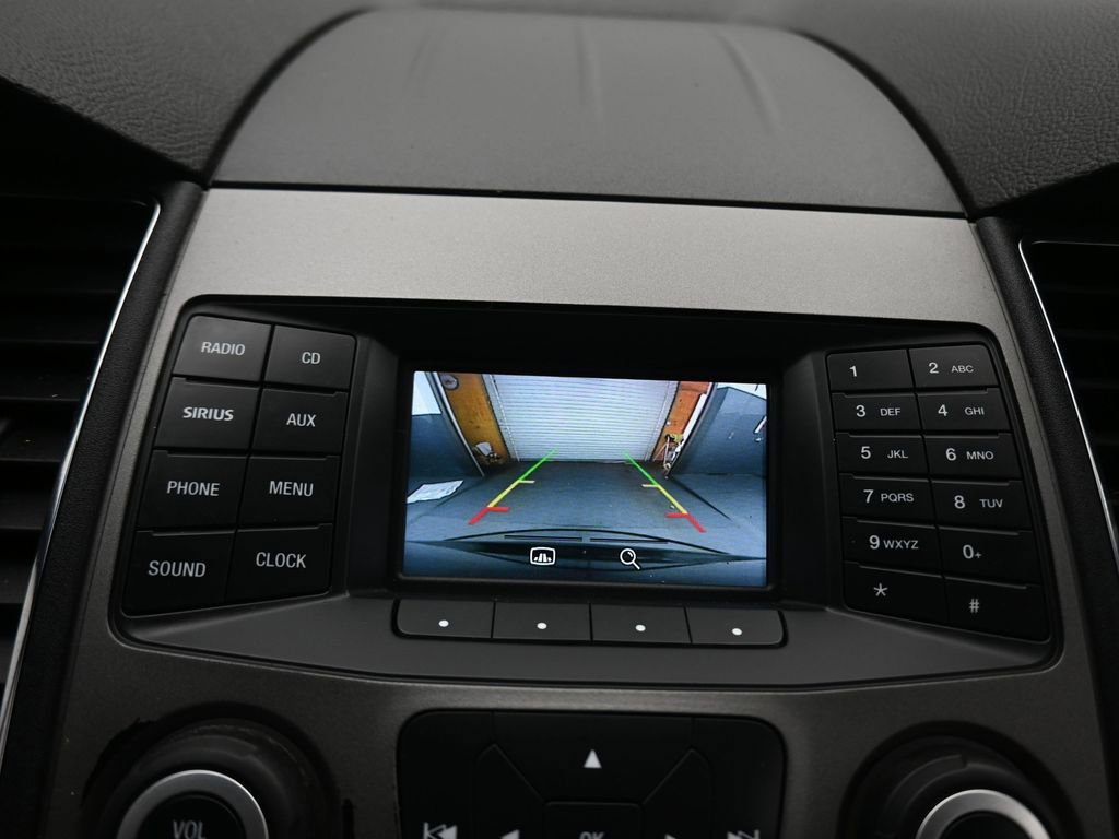 Used 2018 Ford Taurus SEL image 17