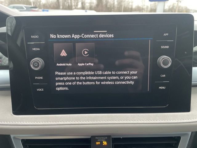 Certified 2025 Volkswagen Taos SE w/ Panoramic Sunroof Package AWD/4WD image 18