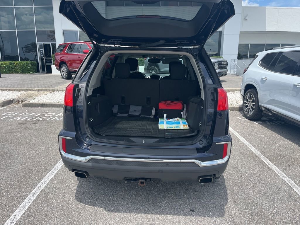 Used 2017 GMC Terrain SLE w/ Technology Package AWD/4WD image 11