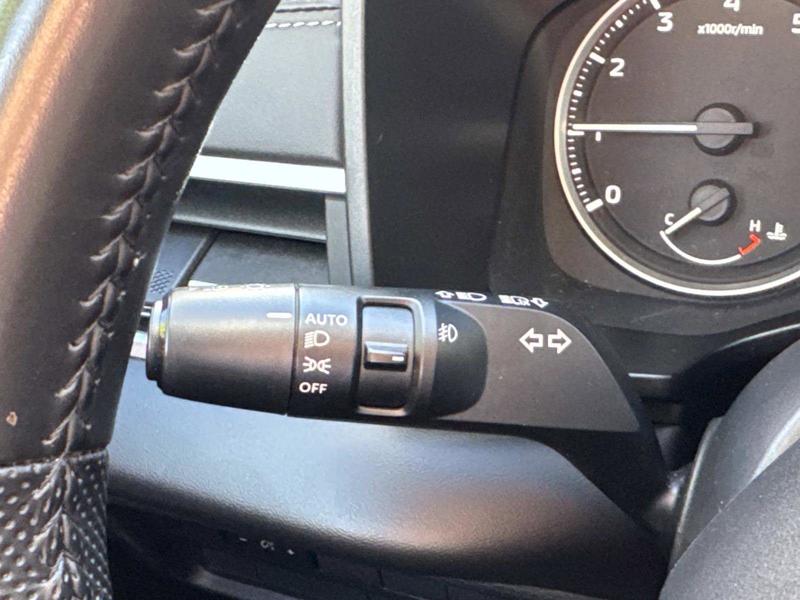 Used 2023 Mitsubishi Outlander SE image 30