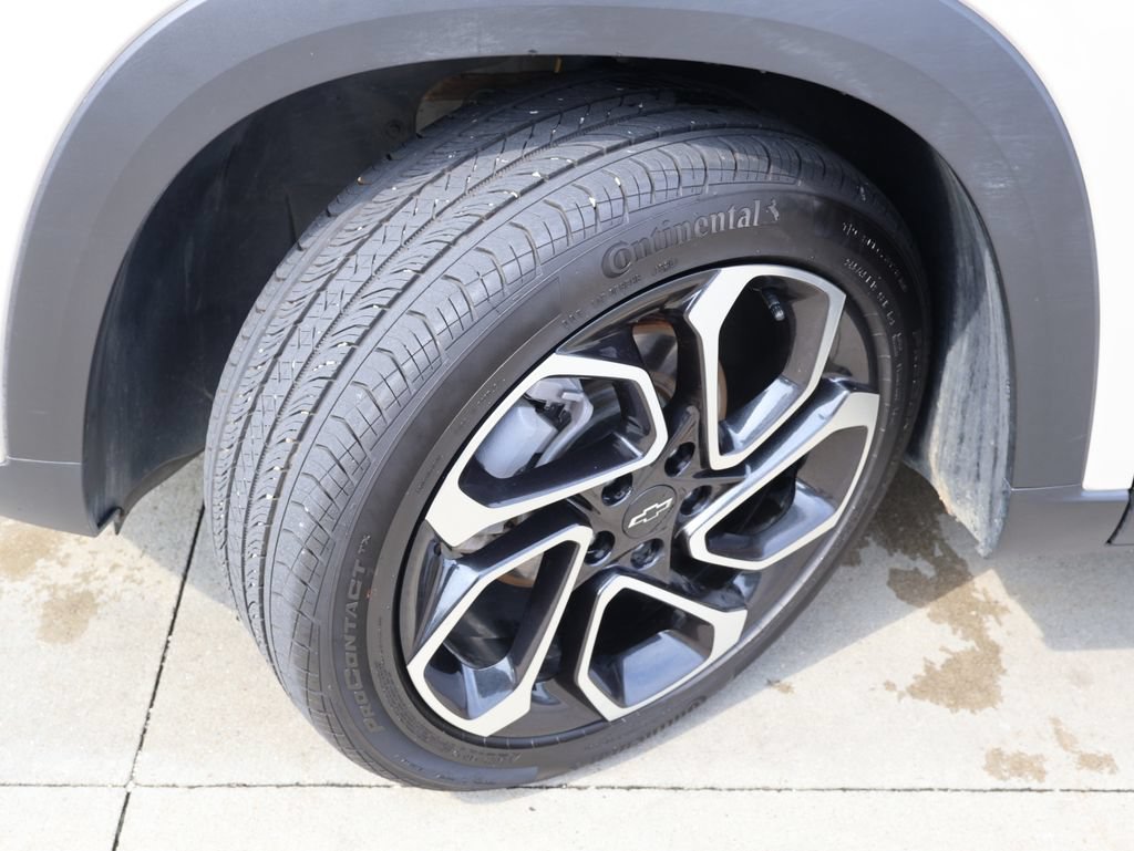 Certified 2026 Chevrolet Trax RS w/ Sunroof Package FWD image 37