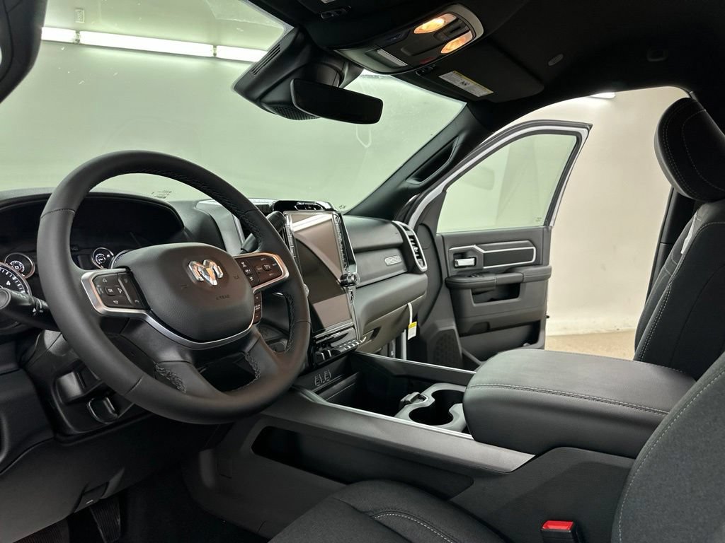 New 2026 RAM 2500 Big Horn AWD/4WD image 33