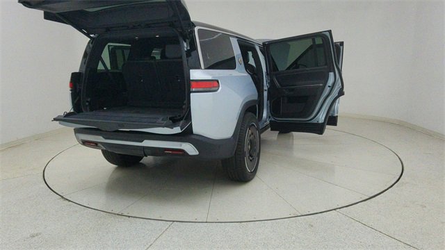 Used 2025 Rivian R1S Adventure image 76