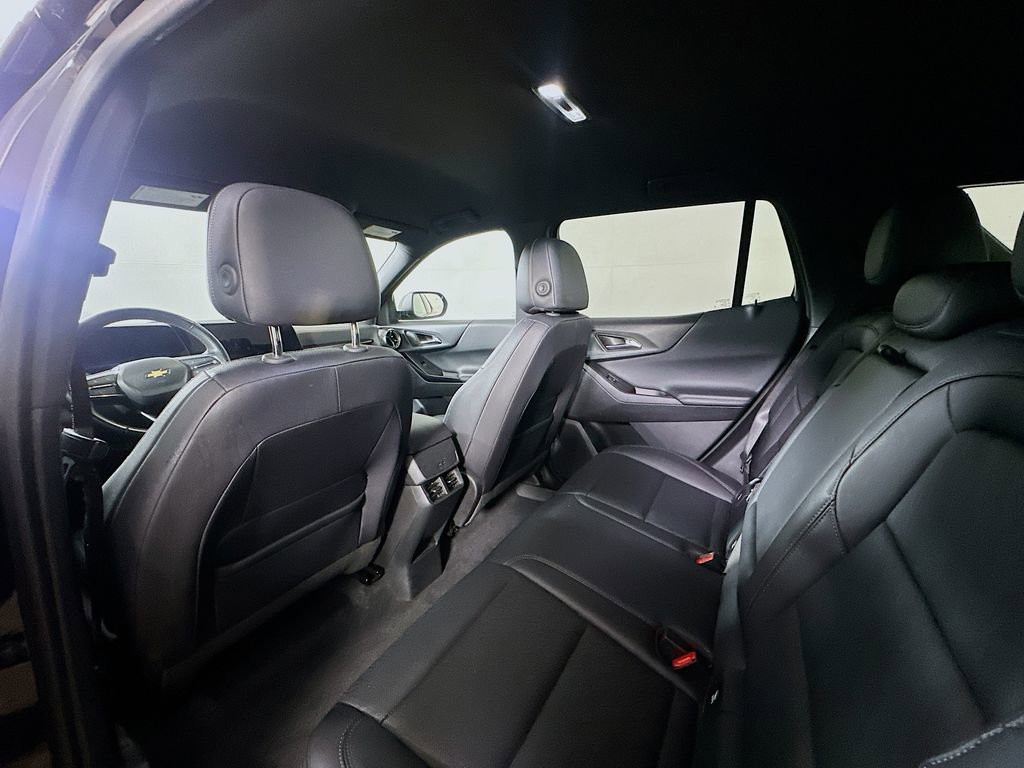 Used 2025 Chevrolet Equinox LT w/ Convenience Package II image 13