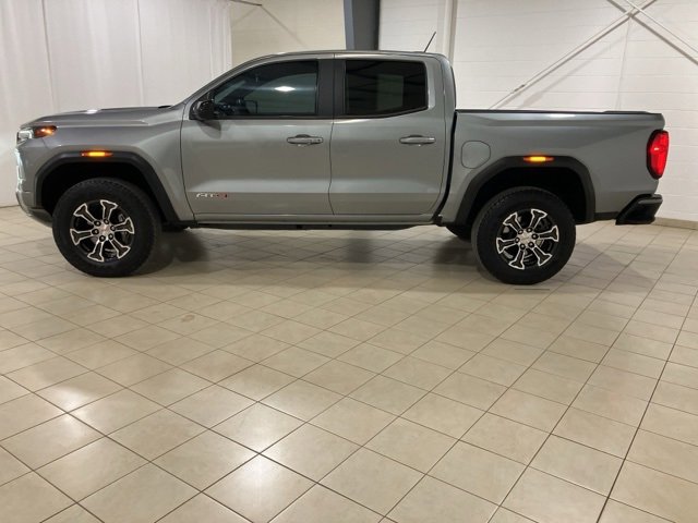 Used 2024 GMC Canyon AT4 w/ Technology Package image 2