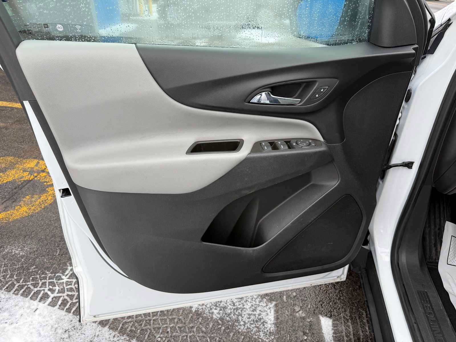 Used 2023 Chevrolet Equinox LS w/ LS Convenience Package image 13