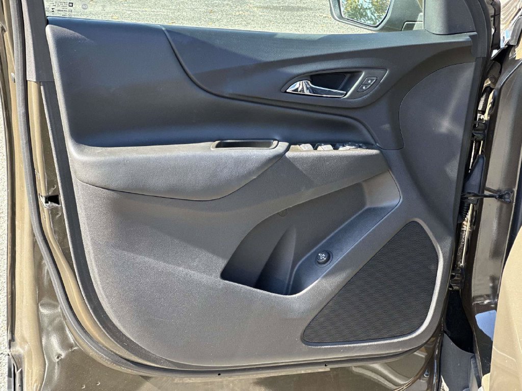 Used 2023 Chevrolet Equinox LT FWD image 8