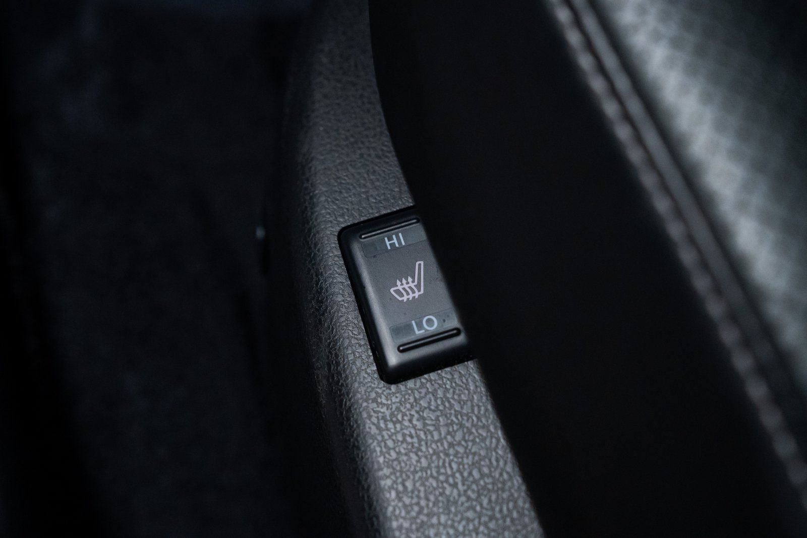 Used 2014 Nissan GT-R Premium AWD/4WD image 13