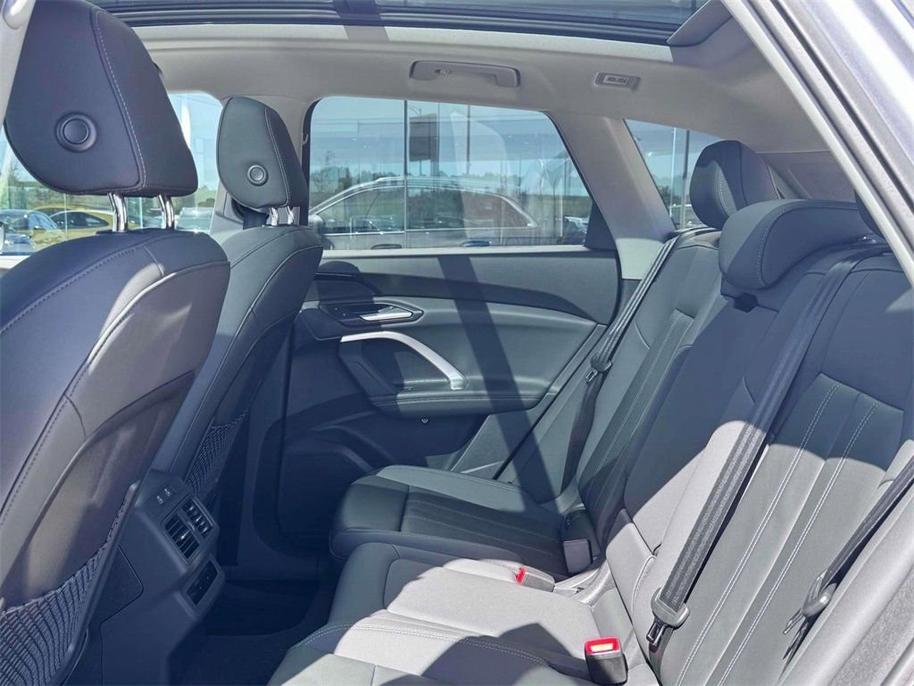 New 2025 Audi Q5 Premium image 18