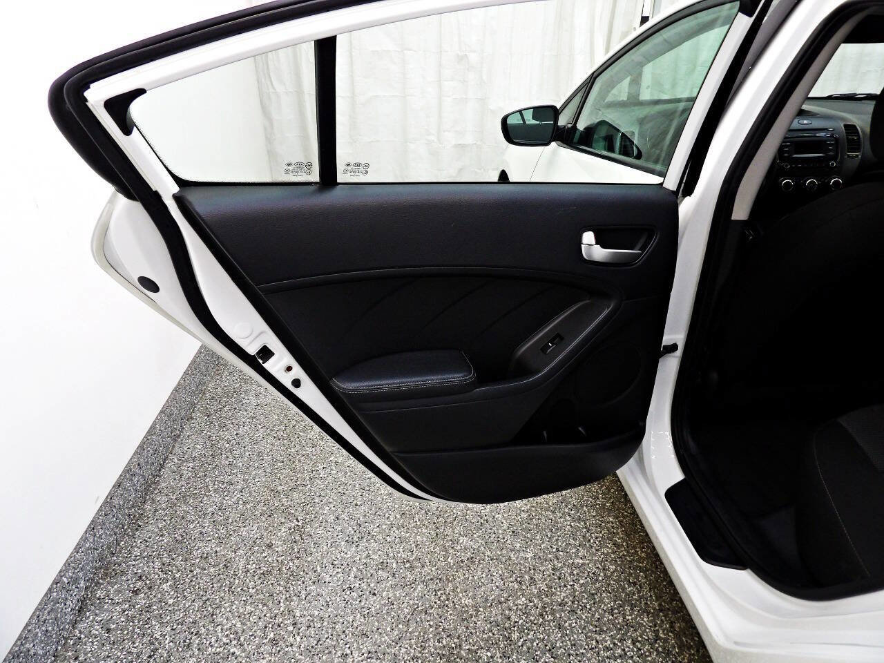 Used 2017 Kia Forte LX image 16