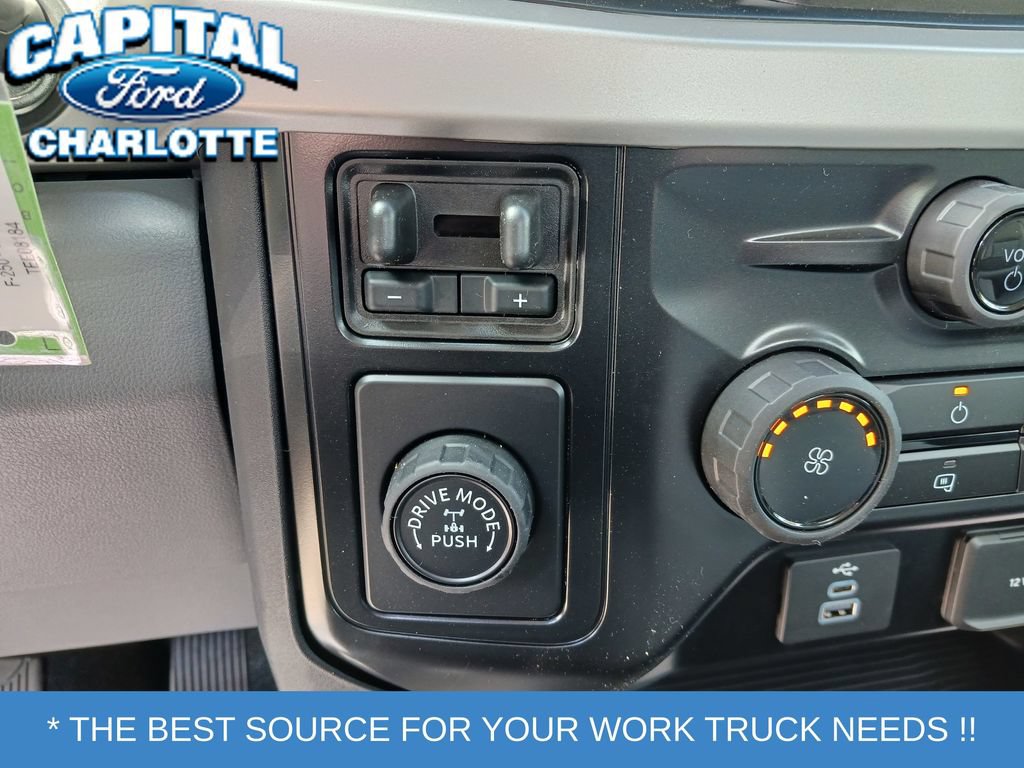 New 2026 Ford F250 XL w/ XL Chrome Package RWD image 20
