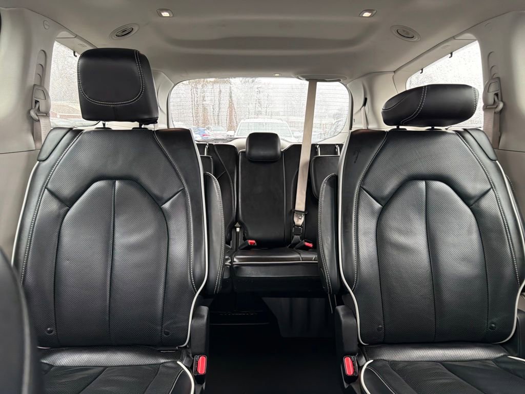 Used 2024 Chrysler Pacifica Limited image 38