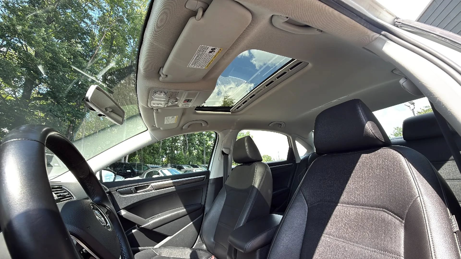Used 2018 Volkswagen Passat 2.0T SE FWD image 40