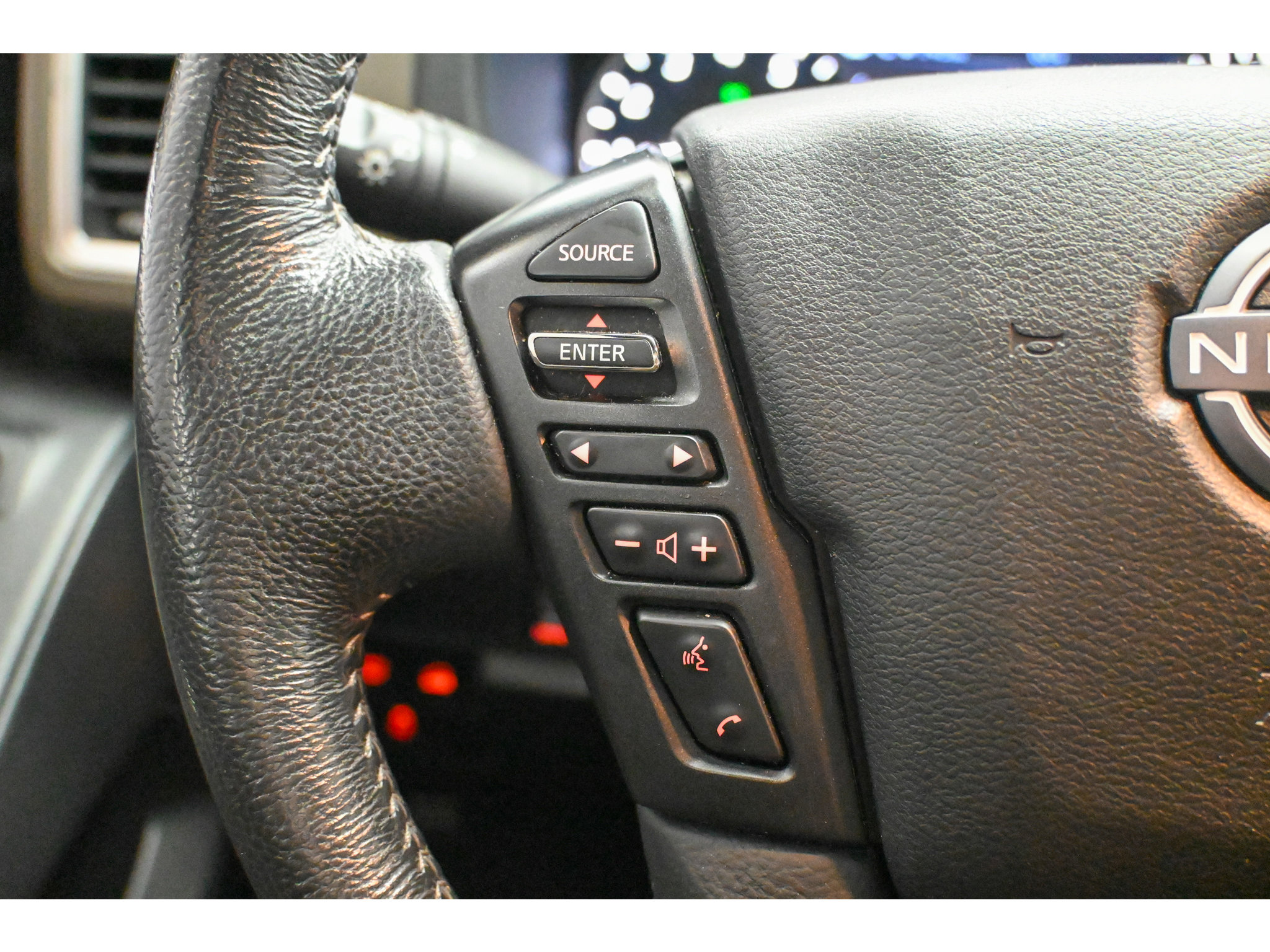 Used 2022 Nissan Frontier SV w/ Technology Package AWD/4WD image 33