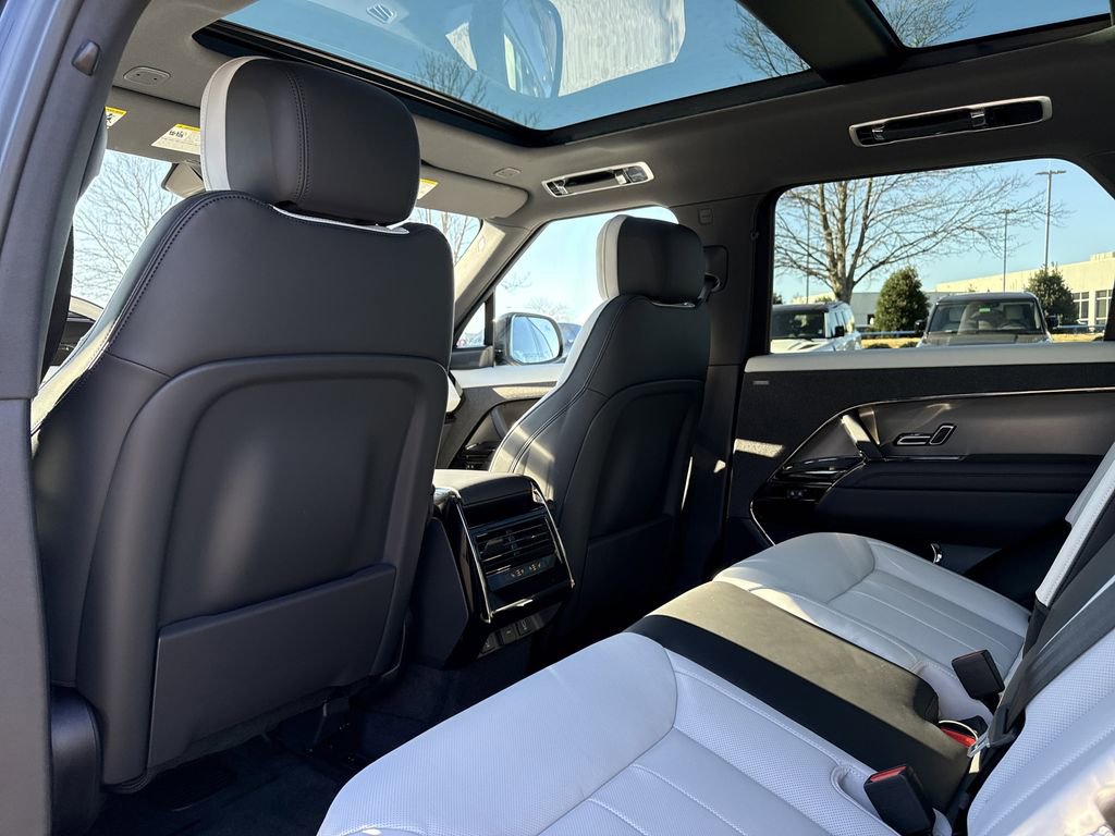 New 2026 Land Rover Range Rover Sport Dynamic SE image 11