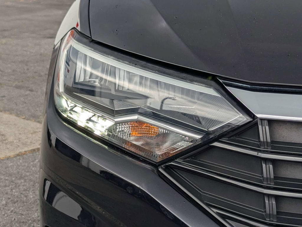 Used 2019 Volkswagen Jetta R-Line FWD image 10