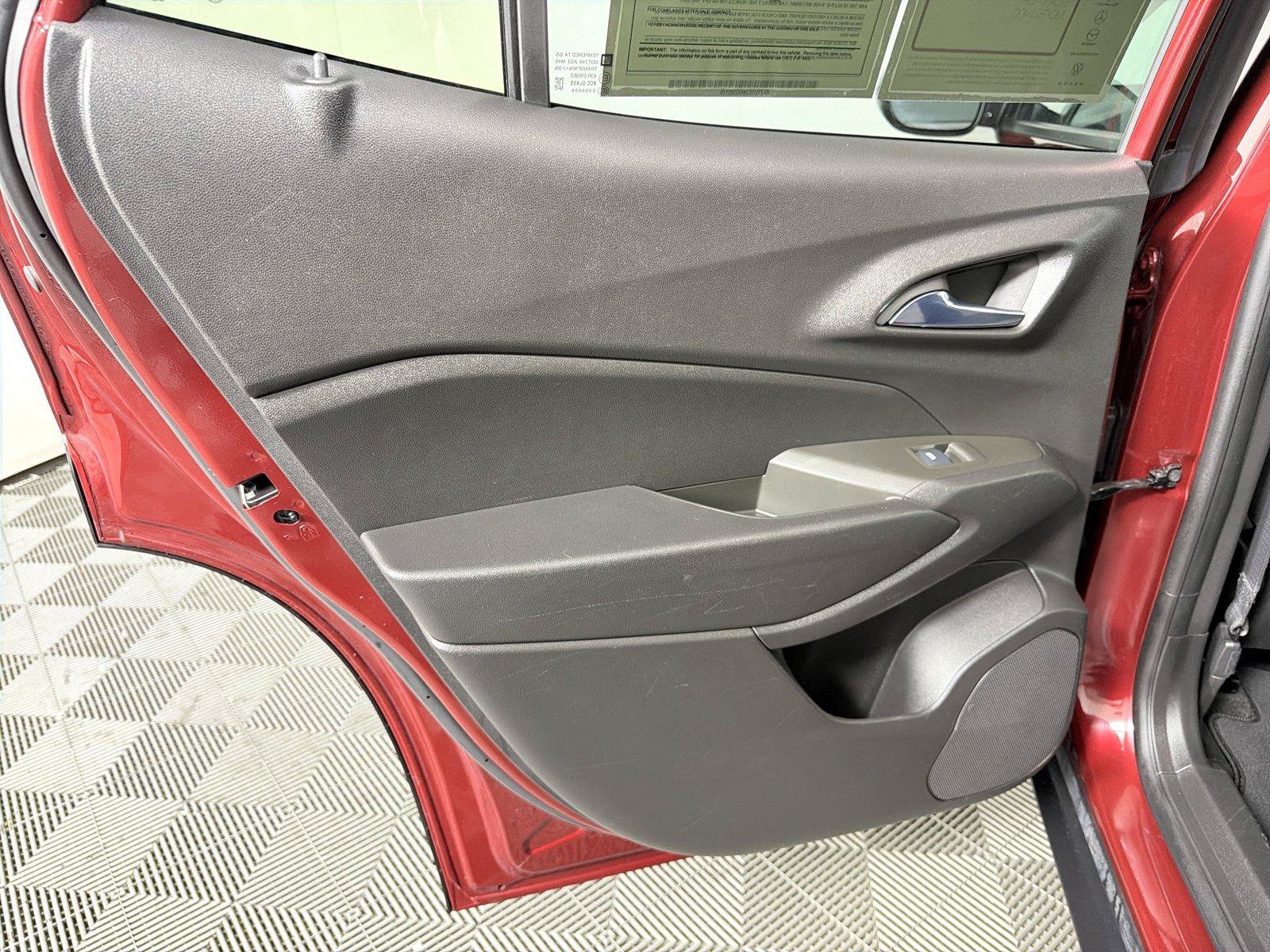 Certified 2024 Chevrolet Trax RS FWD image 19