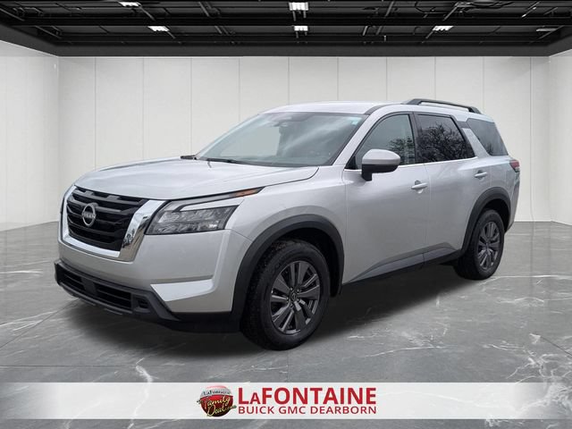 Used 2025 Nissan Pathfinder SV FWD image 4