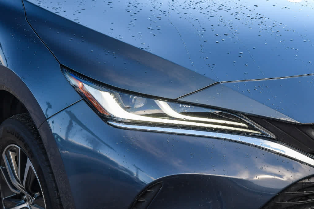 Certified 2024 Toyota Venza LE AWD/4WD image 4
