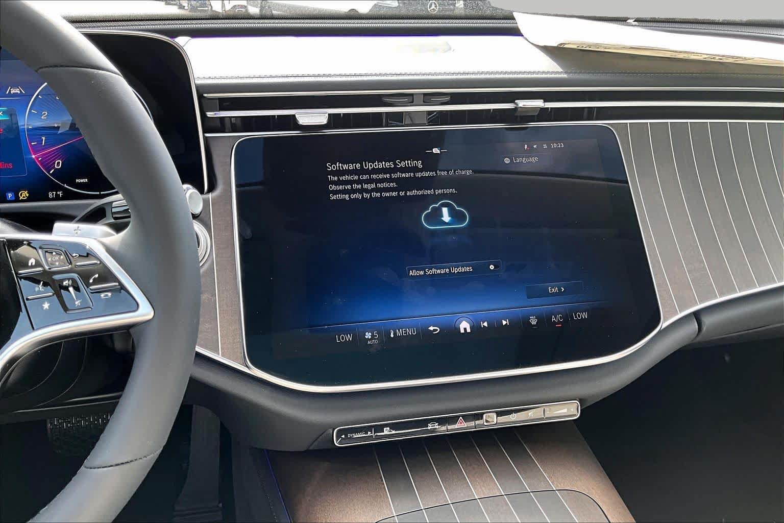 New 2026 Mercedes-Benz E 450 4MATIC Sedan image 8