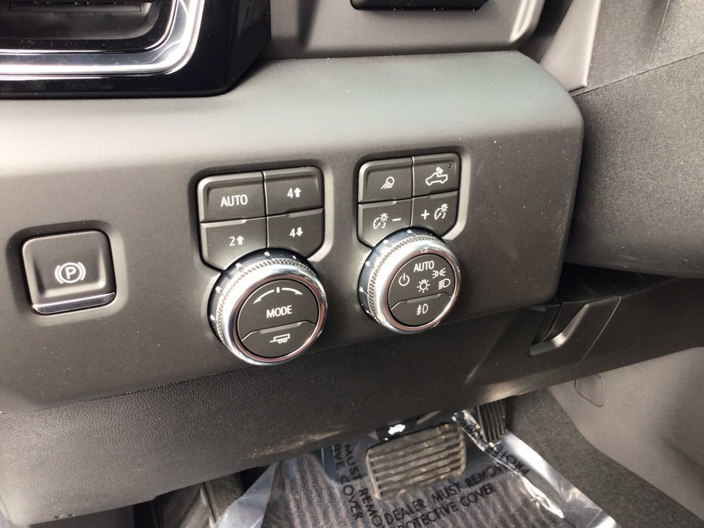 New 2026 GMC Sierra 3500 Denali Ultimate AWD/4WD image 18