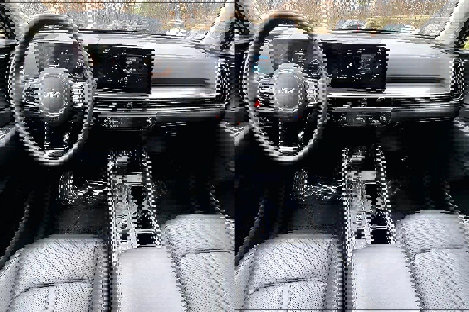 Used 2024 Kia Sorento EX w/ Panoramic Sunroof Package image 14