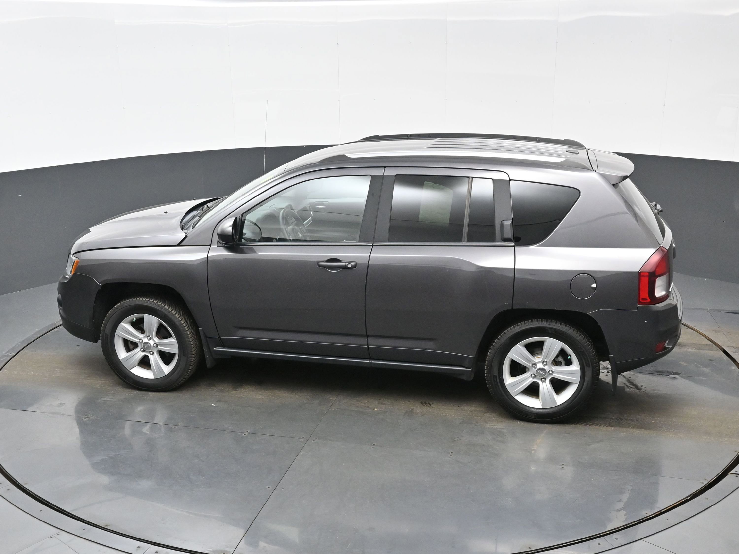 Used 2016 Jeep Compass Sport w/ Power Value Group image 31