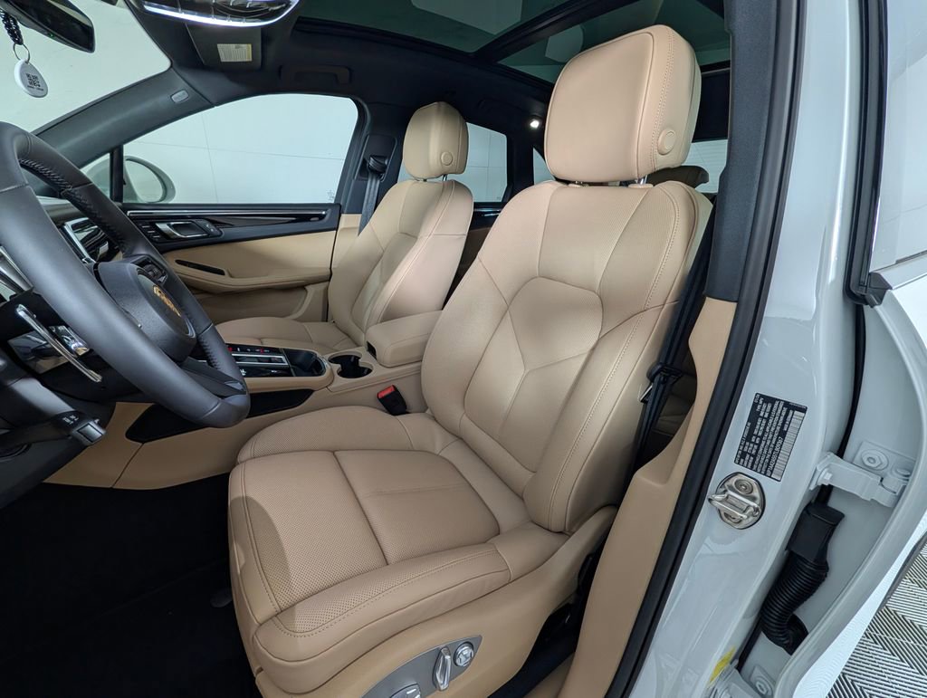 New 2026 Porsche Macan image 5