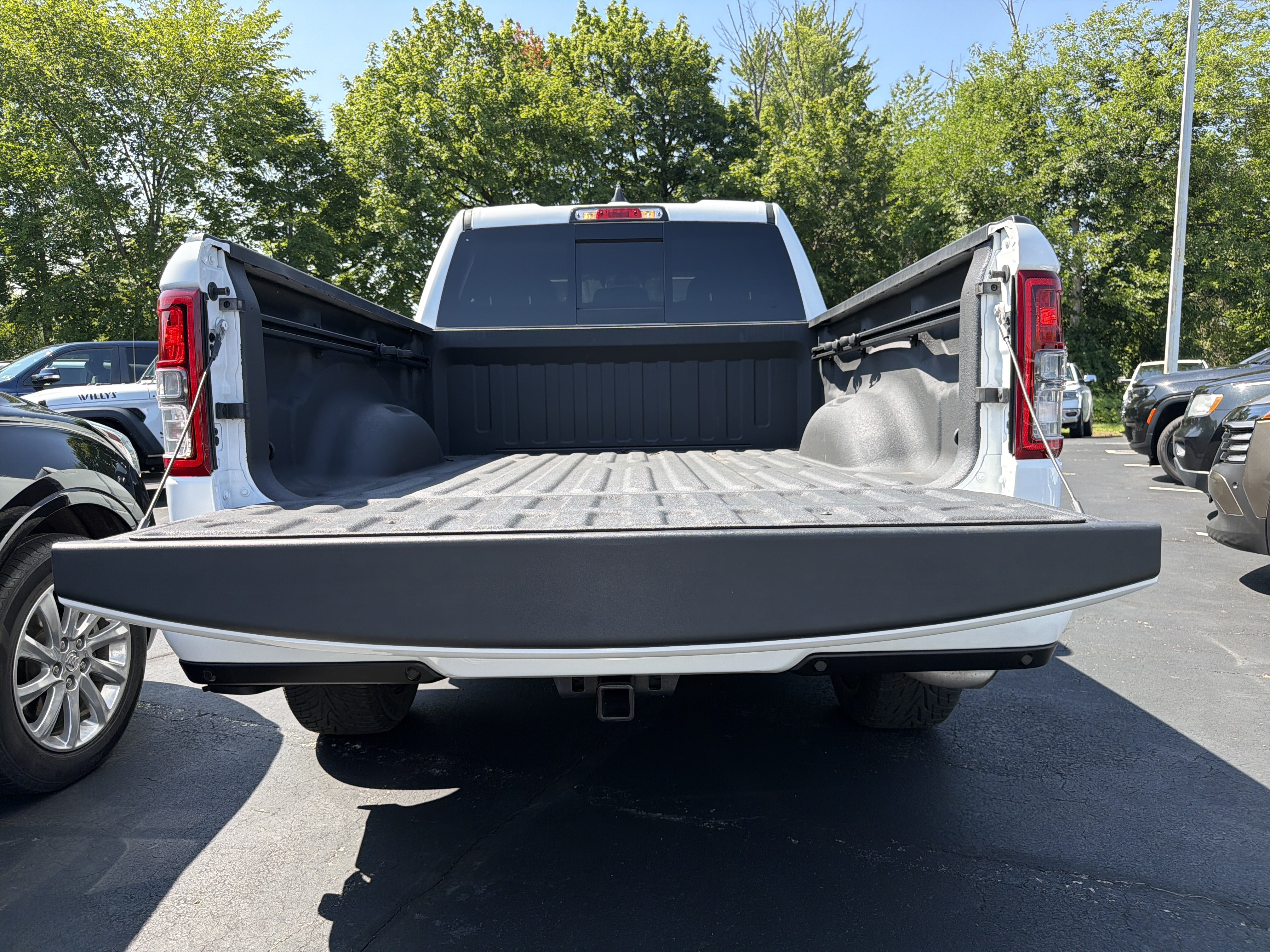 Used 2022 RAM 1500 Big Horn AWD/4WD image 10
