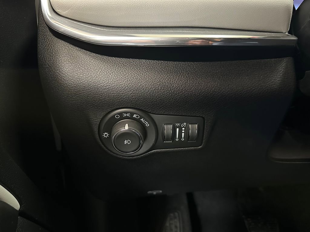 Certified 2024 Jeep Compass Limited AWD/4WD image 19