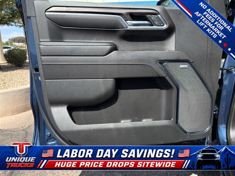 Used 2023 Chevrolet Silverado 1500 LTZ w/ LTZ Convenience Package II AWD/4WD image 19